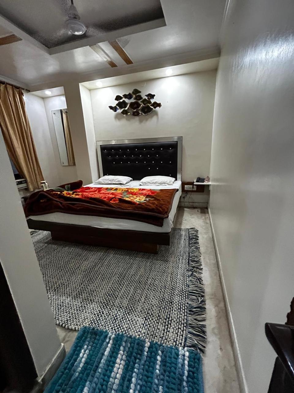 Family Hotel By Pg International New Delhi Ngoại thất bức ảnh