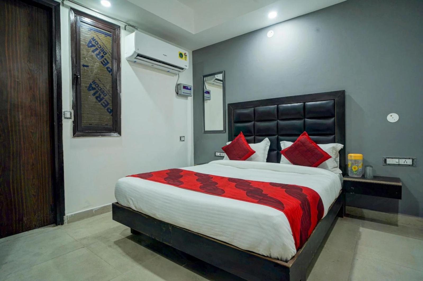Family Hotel By Pg International New Delhi Ngoại thất bức ảnh