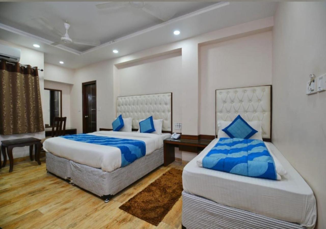Family Hotel By Pg International New Delhi Ngoại thất bức ảnh
